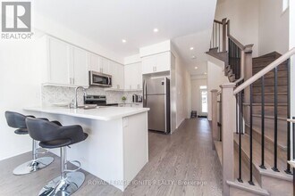 35 Cryderman Ln in Clarington, ON - Building Photo - Building Photo