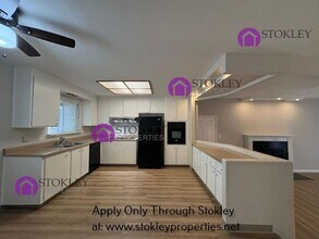 1613 Lynwood Dr in Concord, CA - Building Photo - Building Photo