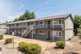 Willow Terrace in Portland, OR - Building Photo - Building Photo