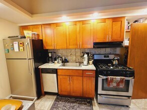 2313 Brown St in Philadelphia, PA - Building Photo - Building Photo