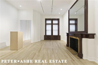 53 E 64th St in New York, NY - Building Photo - Interior Photo