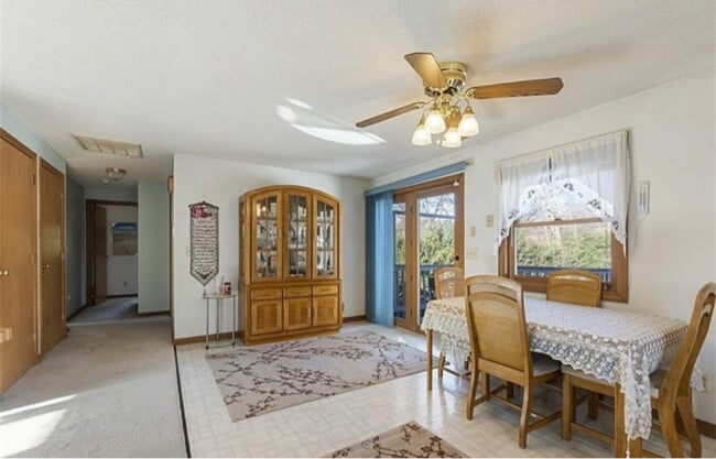 property at 5 Redwood St