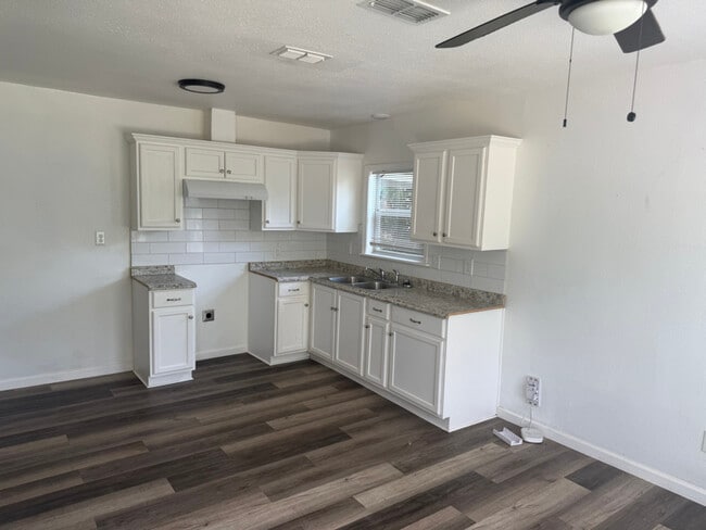 816 W Wilson St in Tyler, TX - Building Photo - Building Photo