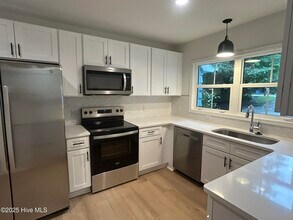 4929 Oleander Dr in Wilmington, NC - Building Photo - Building Photo