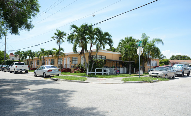 1002 SW 7th Ave in Miami, FL - Building Photo - Building Photo