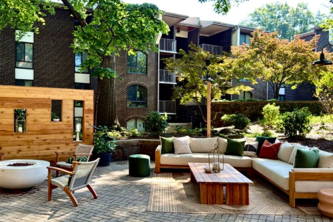 PeachTree of McLean Apartments in Falls Church, VA - Foto de edificio