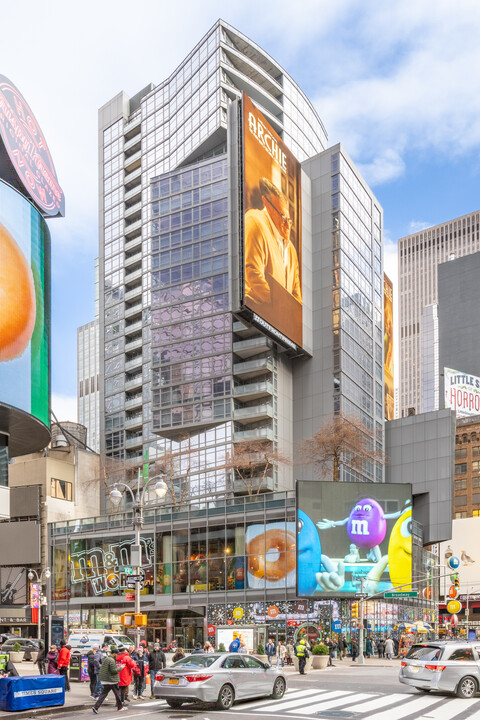 1600 Broadway on the Square Condominium in New York, NY - Foto de edificio