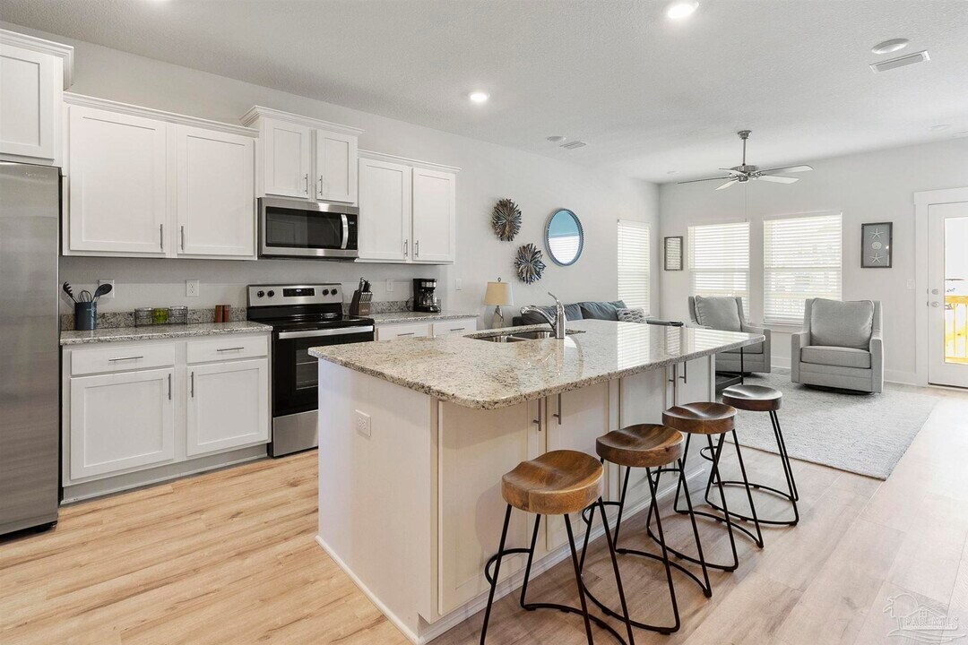 14334 Gardenglen Dr in Pensacola, FL - Building Photo