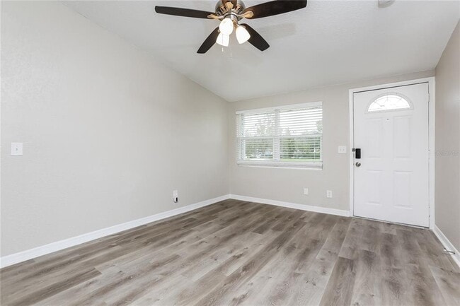 2428 S Maple Ave in Sanford, FL - Building Photo - Building Photo