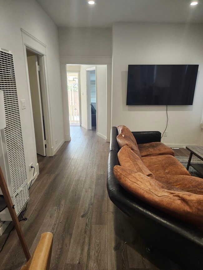 33 Wavecrest Ave, Unit 33 in Venice, CA - Foto de edificio - Building Photo
