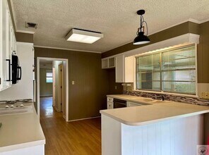 18 Lanshire Dr in Texarkana, TX - Foto de edificio - Building Photo