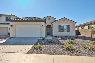 16685 W Questa Dr in Surprise, AZ - Building Photo