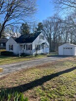 11 Hudson Ave in Saratoga Springs, NY - Building Photo