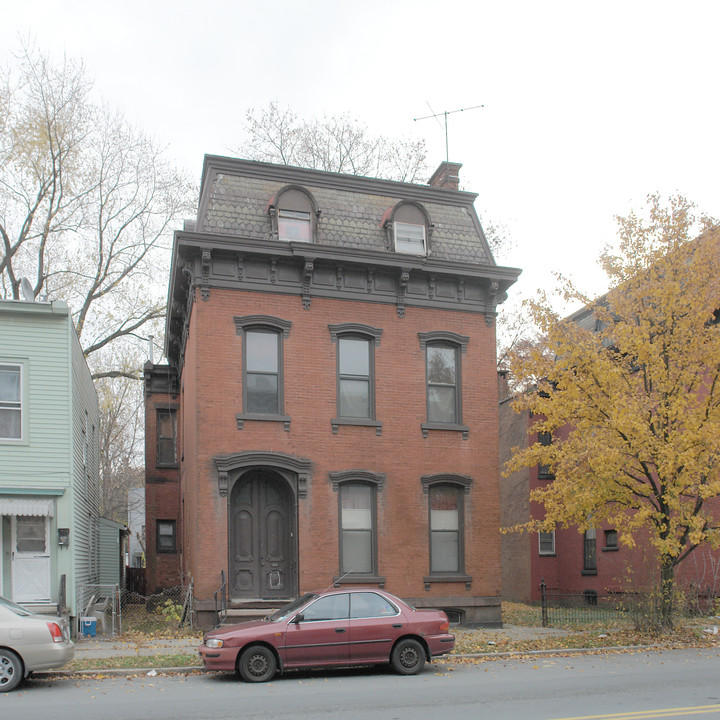 554 2nd Ave in Troy, NY - Foto de edificio