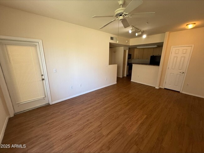18416 N Cave Creek Rd in Phoenix, AZ - Building Photo - Building Photo
