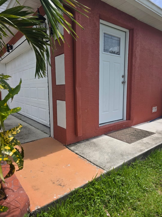 774 SW Colleen Ave in Port St. Lucie, FL - Building Photo