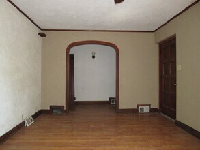 21 Cleveland Ave in Uniontown, PA - Foto de edificio - Building Photo