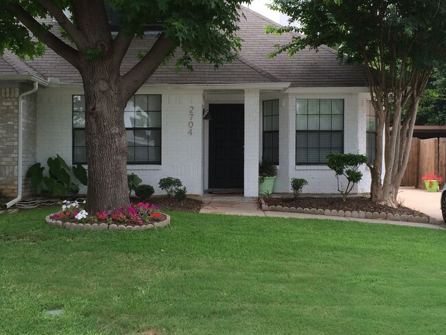 property at 2704 Newkirk Ct