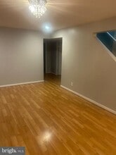 43869 Churchill Glen Dr in Chantilly, VA - Building Photo - Building Photo