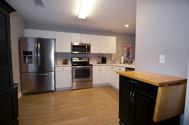 1477 N Donahue Dr in Auburn, AL - Building Photo - Building Photo