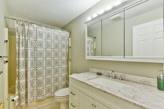 44 Elm St in Worcester, MA - Building Photo - Building Photo