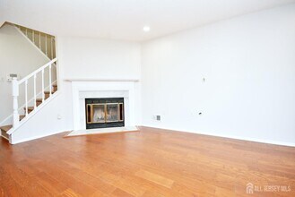 25 Goodwin Dr in North Brunswick, NJ - Building Photo - Building Photo