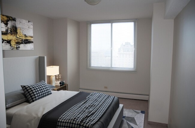 Chateau 100 in Winnipeg, MB - Building Photo - Building Photo