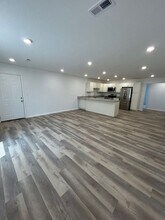 423 E James Dr in Strafford, MO - Building Photo - Building Photo