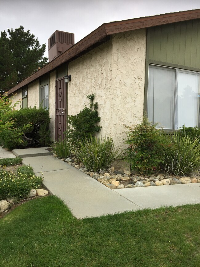 1319 Vista Serena Ave Rentals in Banning, CA