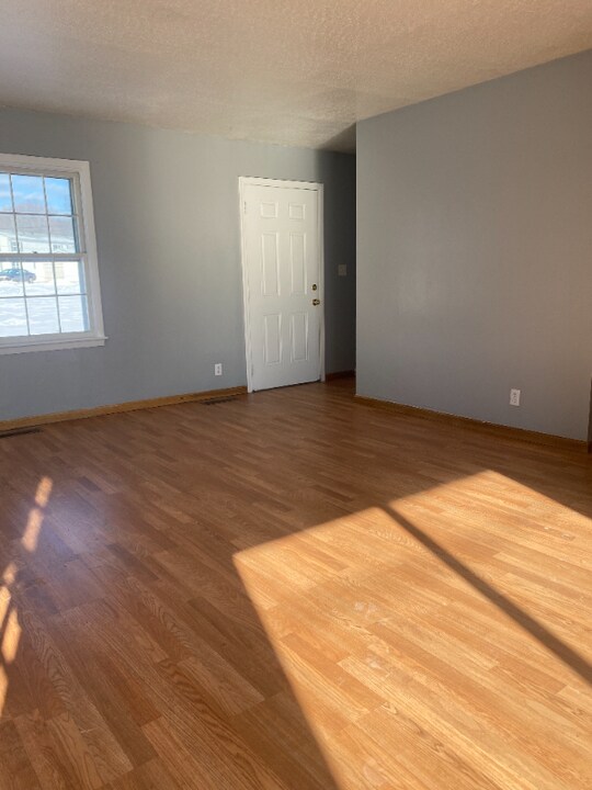 14 N Ritchie Ave, Unit 4C in Ravenswood, WV - Building Photo