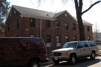 300-306 N Oraton Pky in East Orange, NJ - Foto de edificio - Building Photo