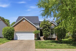 4029 Orchard Lake Dr in Louisville, KY - Building Photo