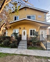 116 E 82nd St in Los Angeles, CA - Building Photo