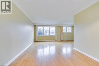 664 Geneva Park Dr in Burlington, ON - Building Photo - Building Photo