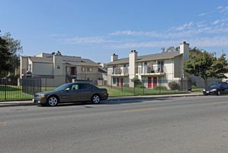 Stonetree Townhomes Apartments in Lodi, CA - Building Photo - Building Photo