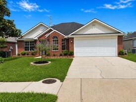 18523 Spinney Ln in Cypress, TX - Building Photo