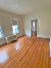 186 Powder House Blvd, Unit 2 in Somerville, MA - Building Photo - Building Photo