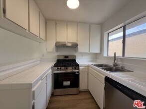 523 Ashland Ave in Santa Monica, CA - Building Photo - Building Photo