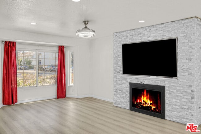 7701 Baird Ave in Los Angeles, CA - Building Photo - Building Photo