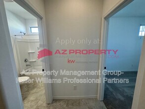 12214 W Lonesome Trl in Peoria, AZ - Foto de edificio - Building Photo