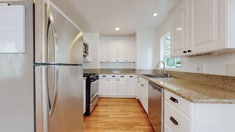 10876 National Blvd, Unit 10876 in Los Angeles, CA - Building Photo