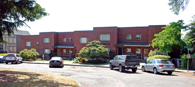 View Crest Apartments in Seattle, WA - Foto de edificio - Building Photo