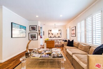3909 Longview Valley Rd in Los Angeles, CA - Building Photo - Building Photo