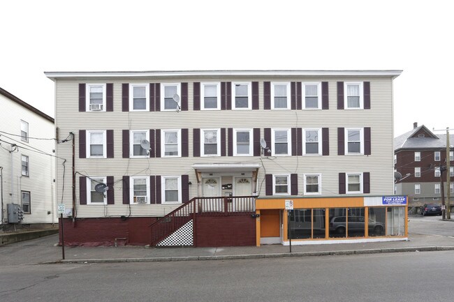 229-233 Wilson St in Manchester, NH - Foto de edificio - Building Photo