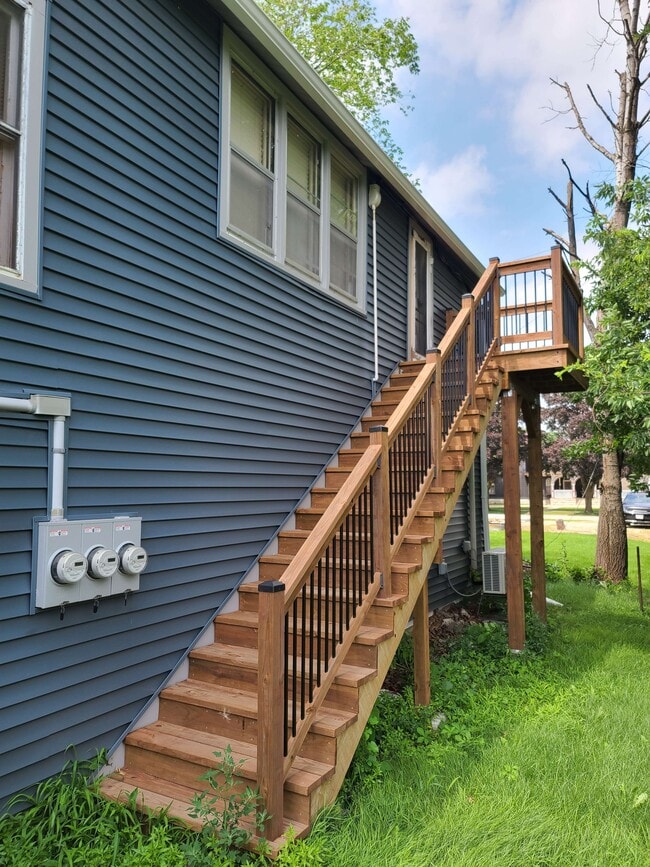 805 10th St, Unit 0.5 in Brodhead, WI - Building Photo - Building Photo