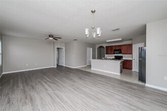 3275 Bayou Bay Dr in Lakeland, FL - Building Photo - Building Photo