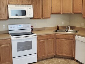 522 Woodland Ave, Unit 524 in Laurel, MT - Foto de edificio - Building Photo