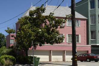 2451 Ivy Dr in Oakland, CA - Building Photo - Building Photo