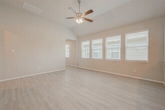 1091 Lilly Ln in Bellville, TX - Building Photo - Building Photo