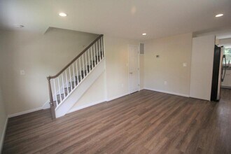 10717 Maple St in Fairfax, VA - Building Photo - Building Photo